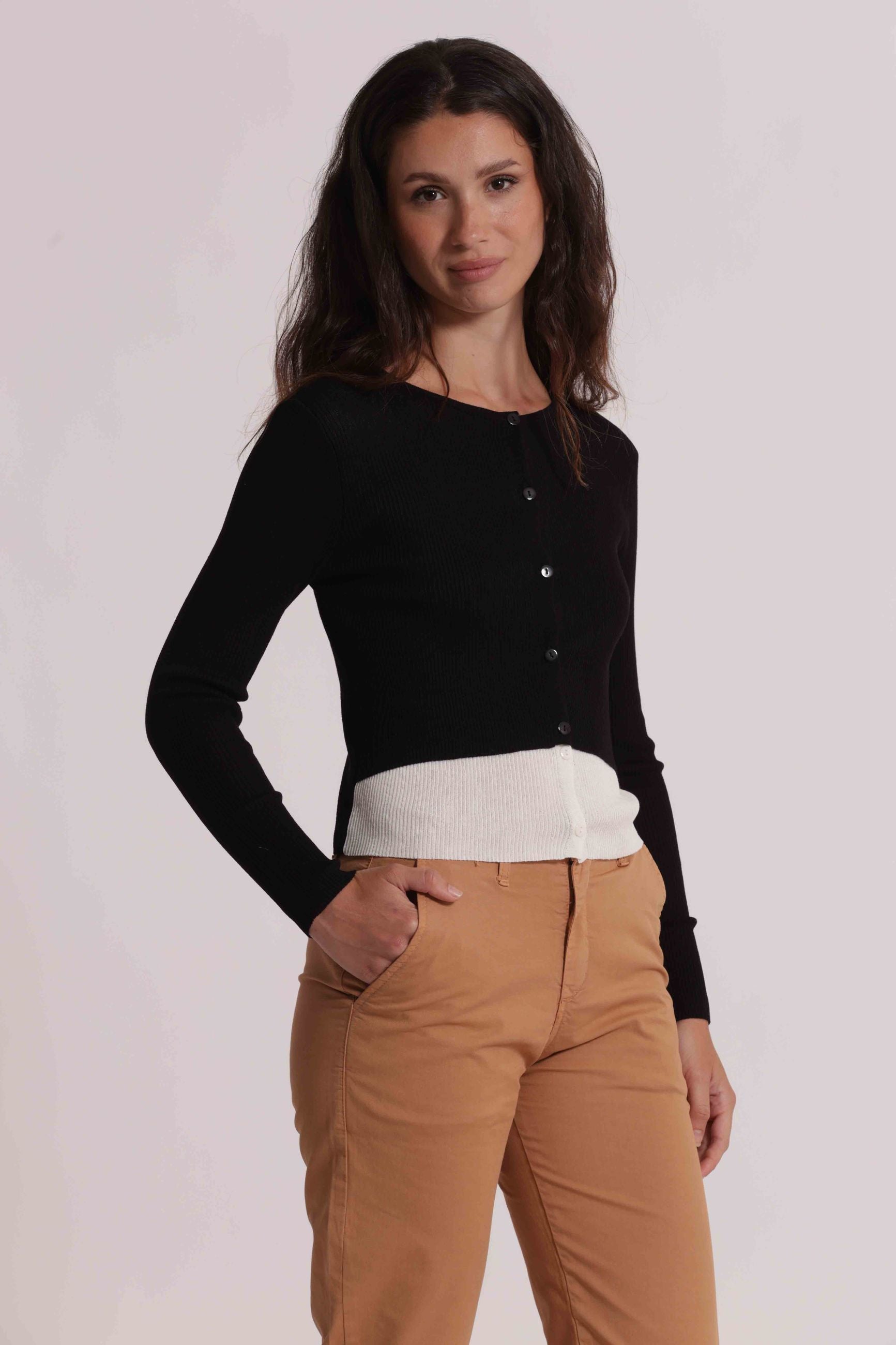 Mimi Mua cardigan donna corto in maglia a coste con bottoni NERO/PANNA S | Giò Fashion