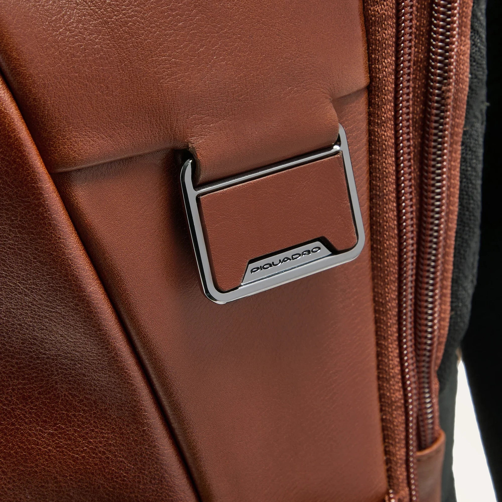 Zaino Porta PC 15,6" in Pelle con Tasche Frontali