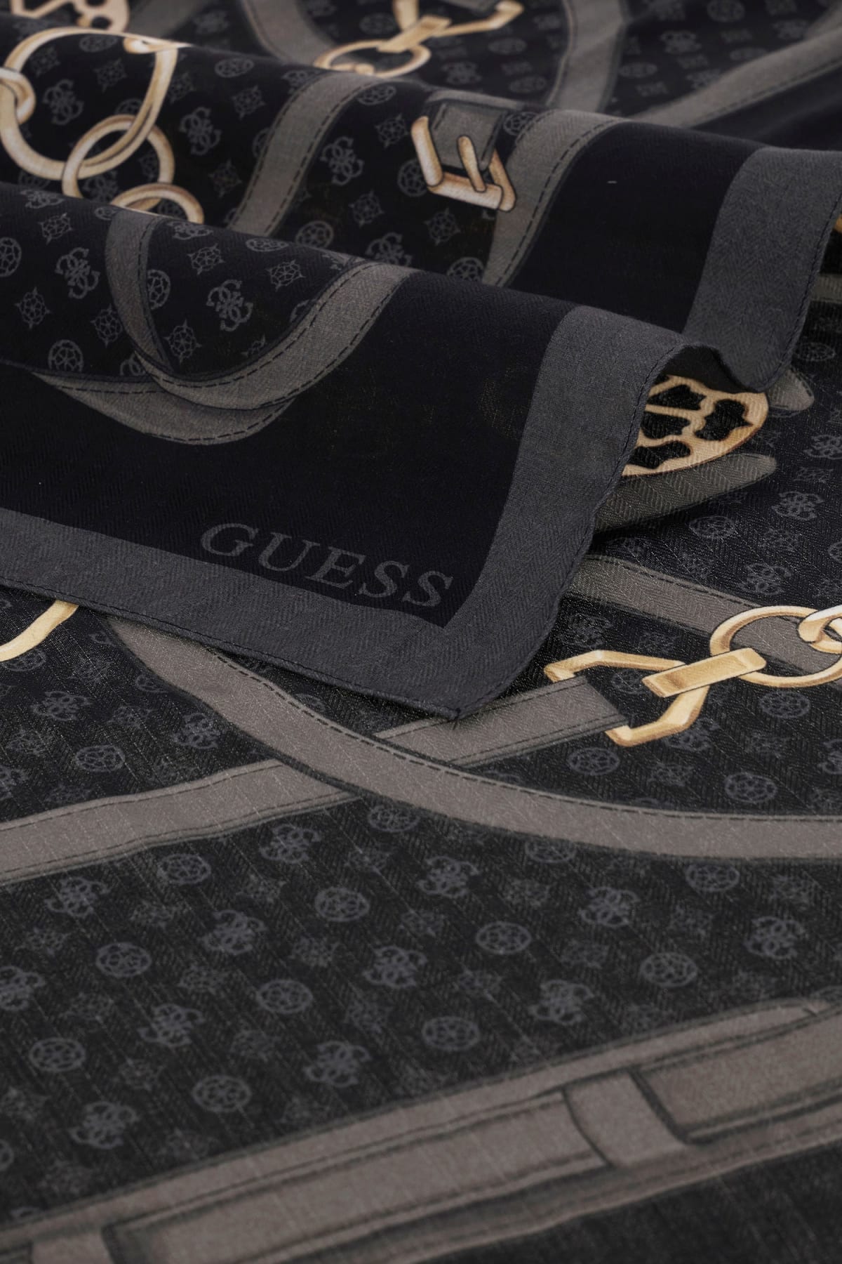 Guess Foulard Donna Quadrato Elegante