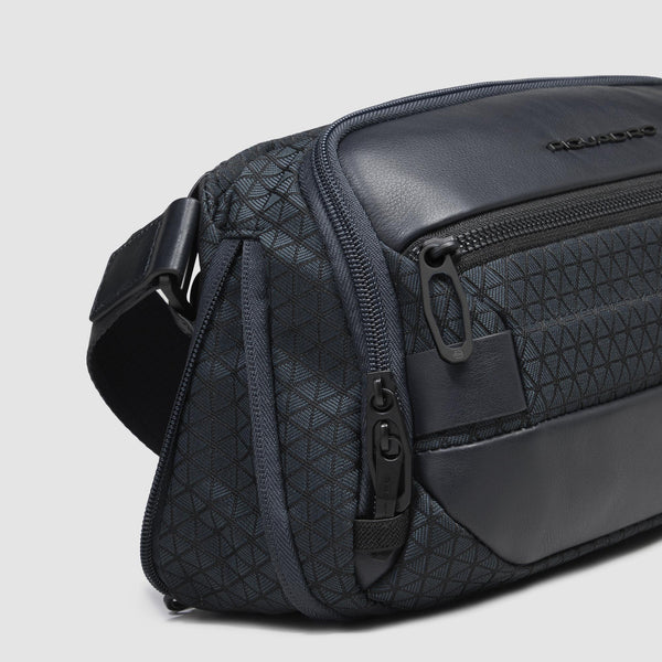 Marsupio Piquadro in tessuto tecnico e pelle con tasche multiple