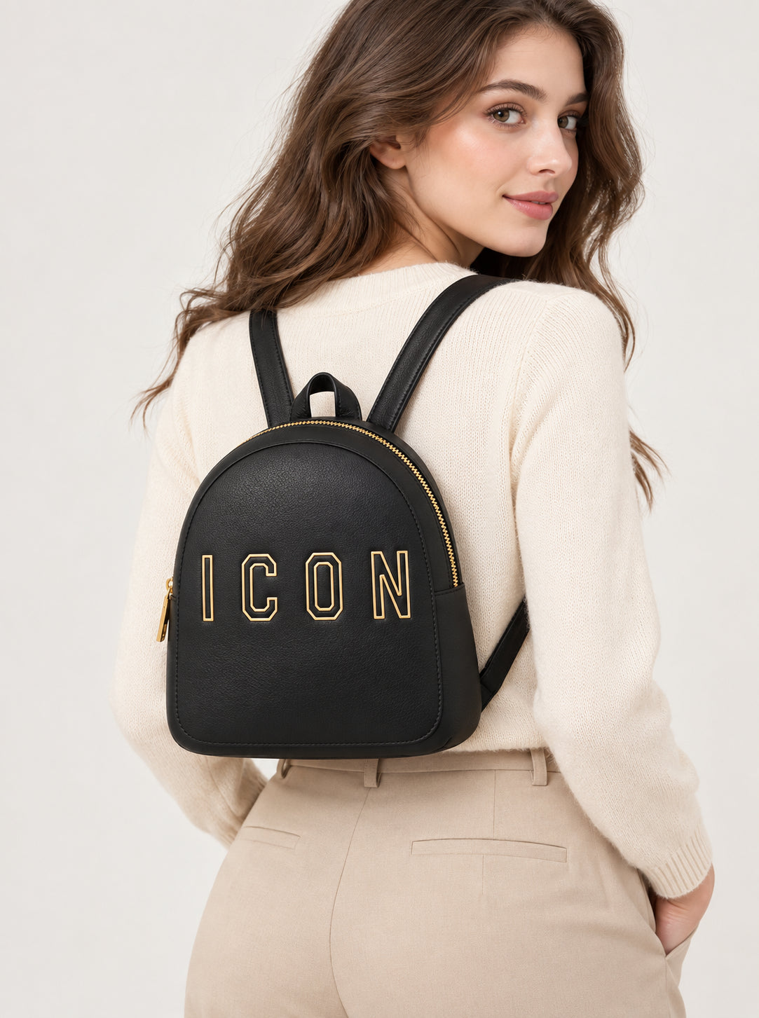 Zaino piccolo effetto pelle con logo a contorno