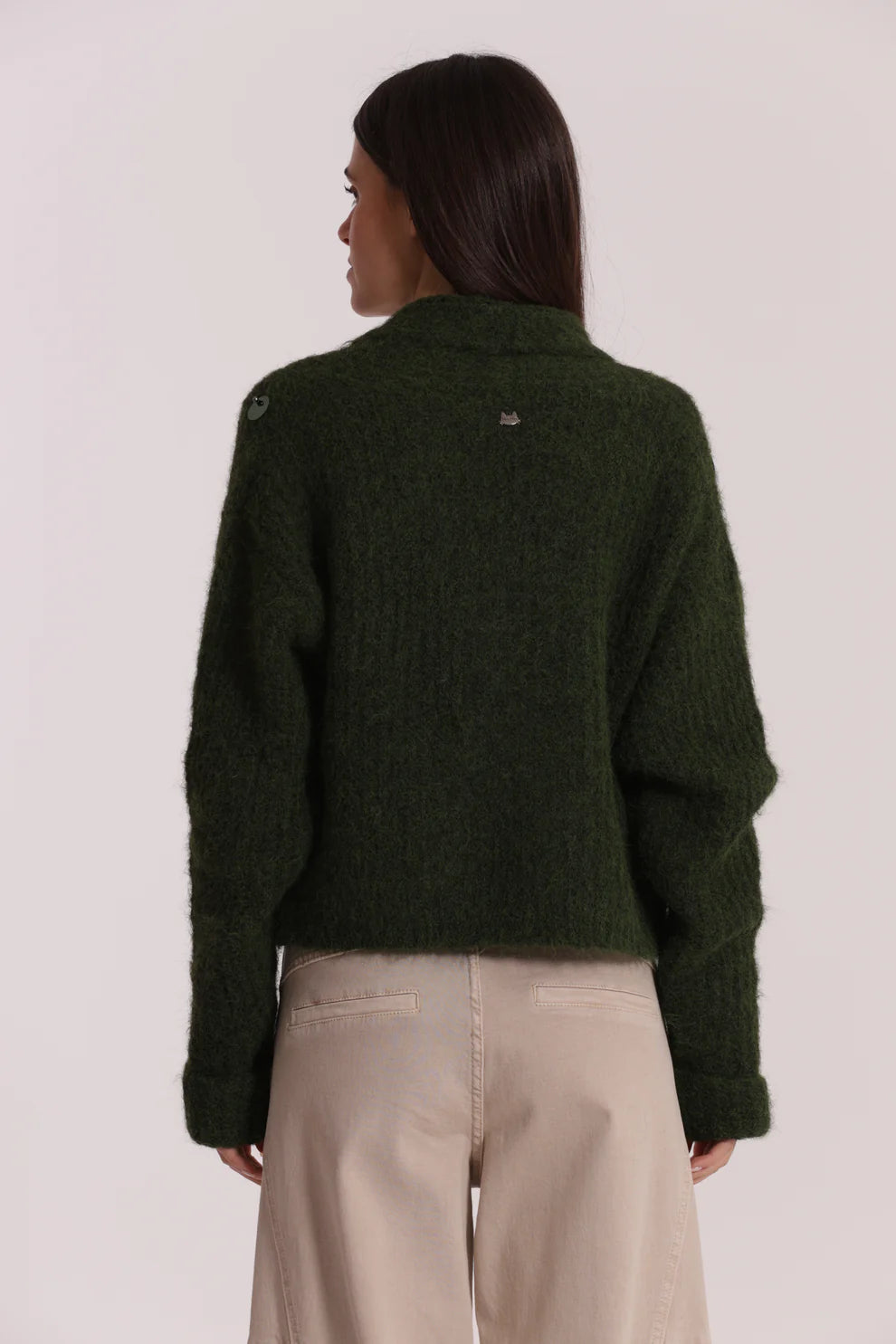 Cardigan Mimi Mua in maglia soffice con bottoni