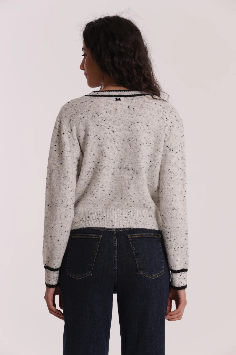 Cardigan Mimi Mua con bottoni e dettagli a contrasto