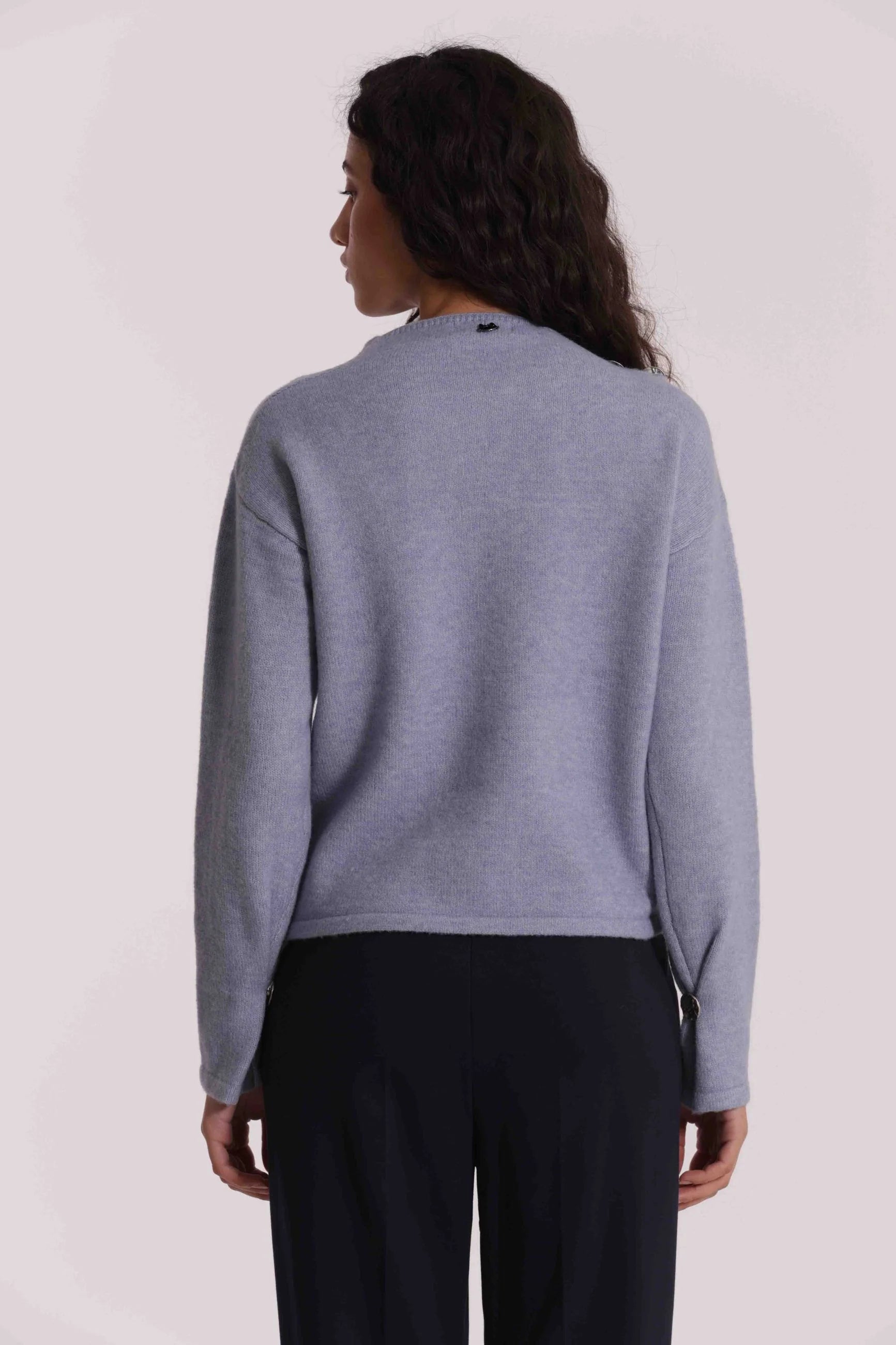 Maglia Mimi Mua con bottoni decorativi sulla spalla