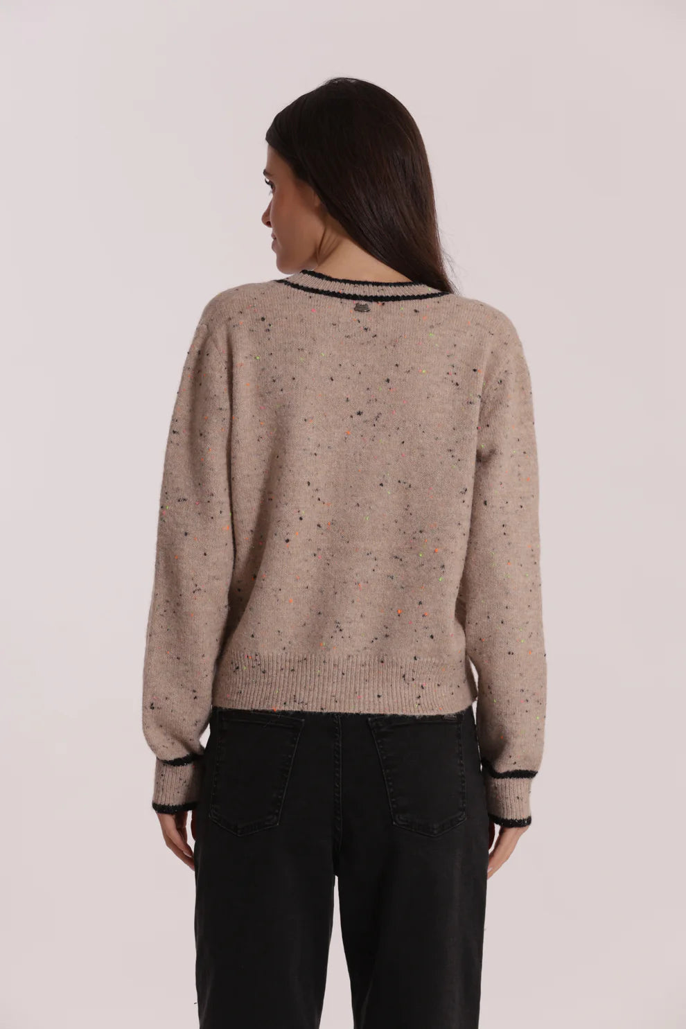 Cardigan Mimi Mua con bottoni e dettagli a contrasto