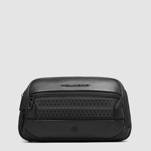 Marsupio Piquadro in tessuto tecnico e pelle con tasche multiple