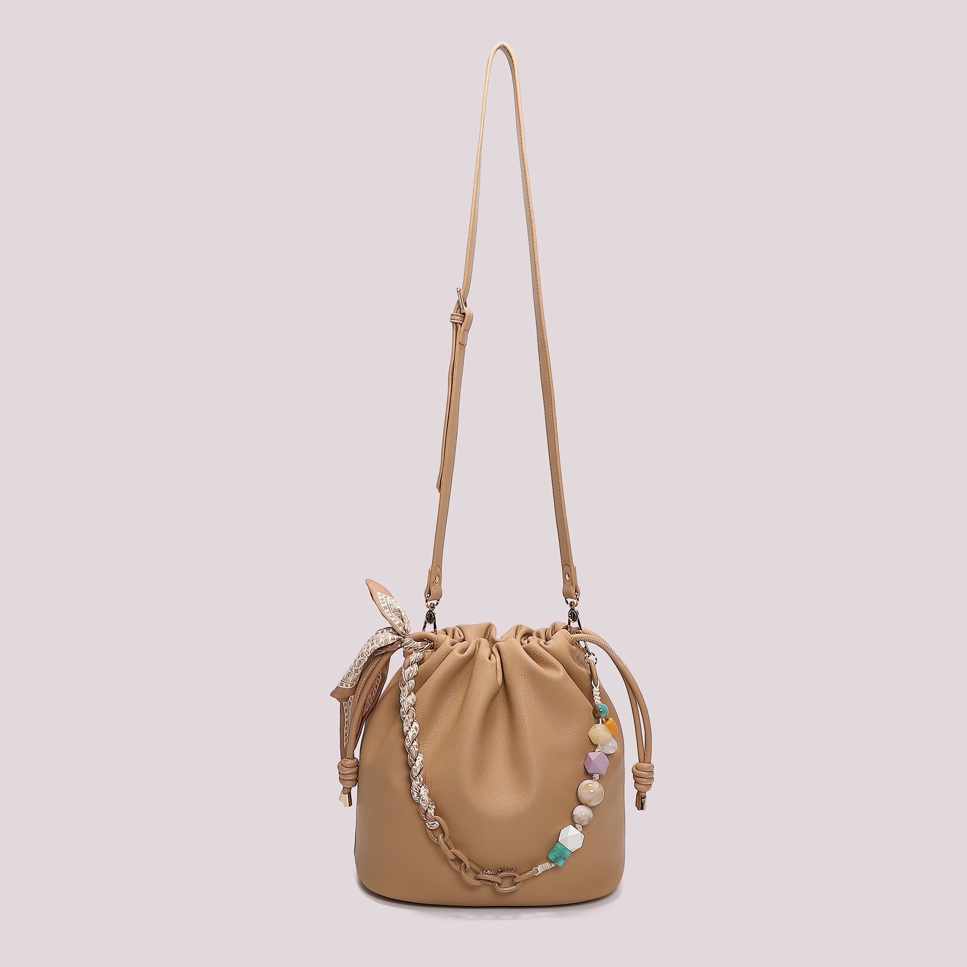 Borsa tracolla Mimi Mua a secchiello con coulisse e charm decorativi TAUPE TU | Giò Fashion