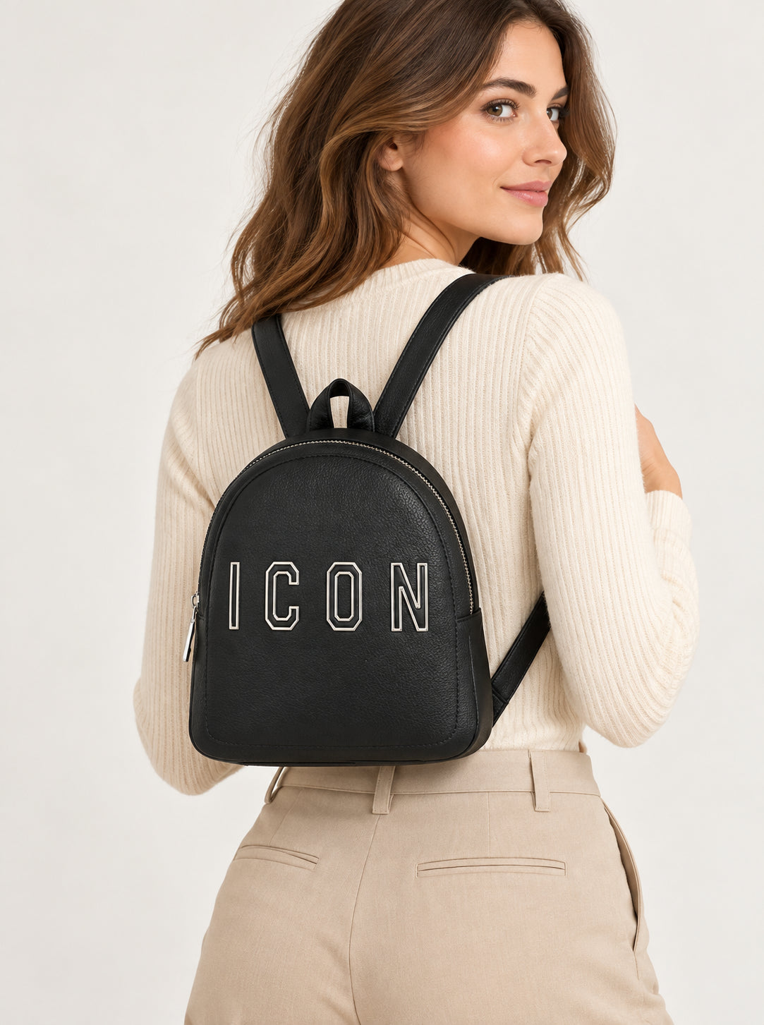 Zaino piccolo effetto pelle con logo a contorno