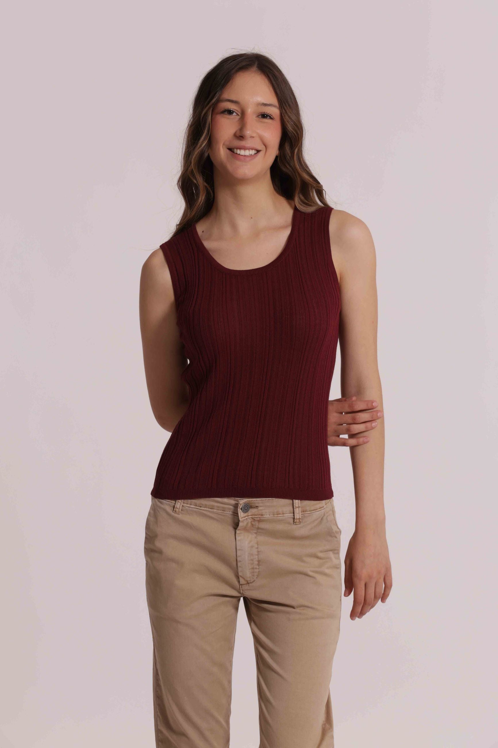 Mimi Mua top donna smanicato in maglia a coste girocollo BORDEAUX S | Giò Fashion
