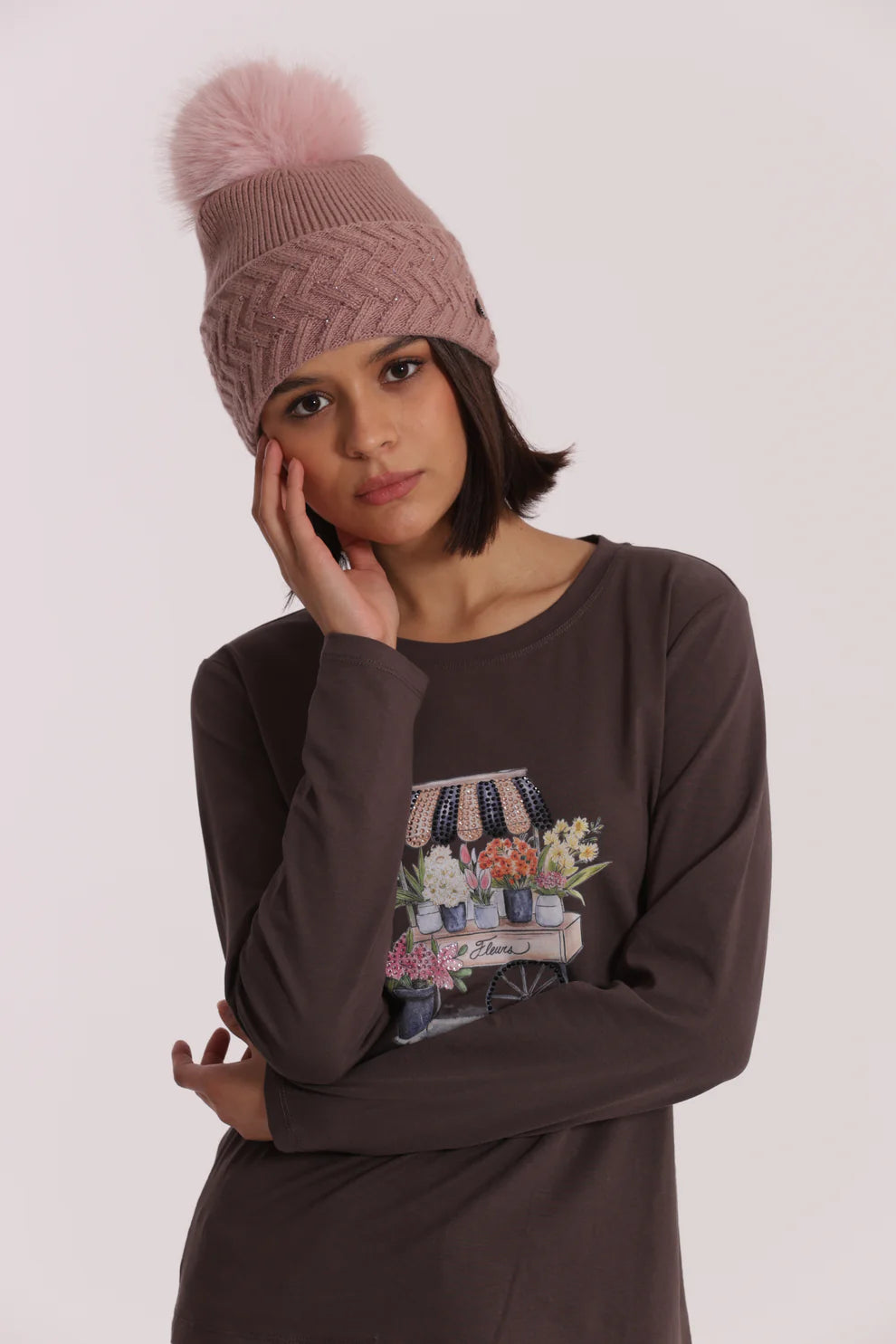 Cappello donna Mimi Mua con pon pon e lavorazione a trecce