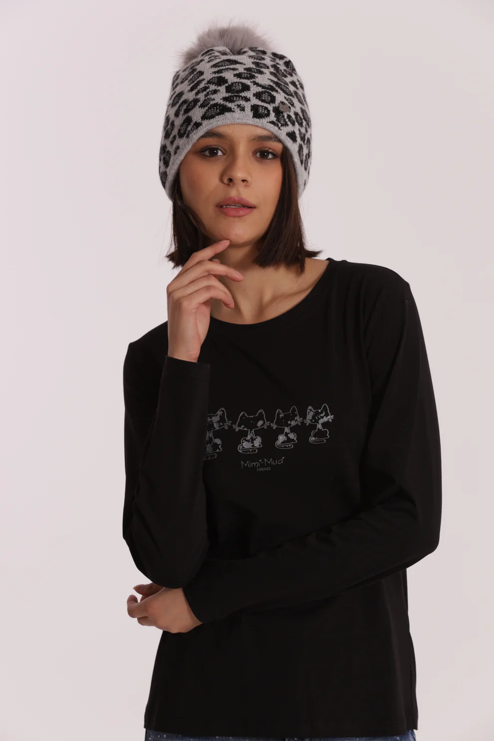 Cappello donna Mimi Mua con pon pon e fantasia maculata