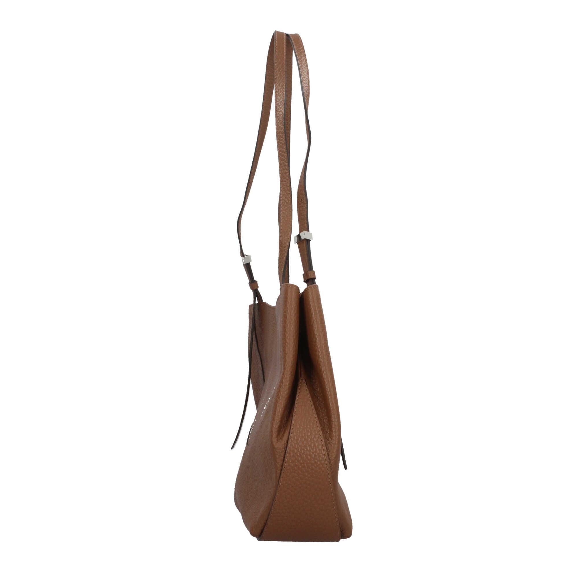 Gianni Chiarini Minerva - Borsa a Spalla in Pelle Maxi-Grain con Design a Mezzaluna