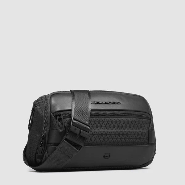 Marsupio Piquadro in tessuto tecnico e pelle con tasche multiple