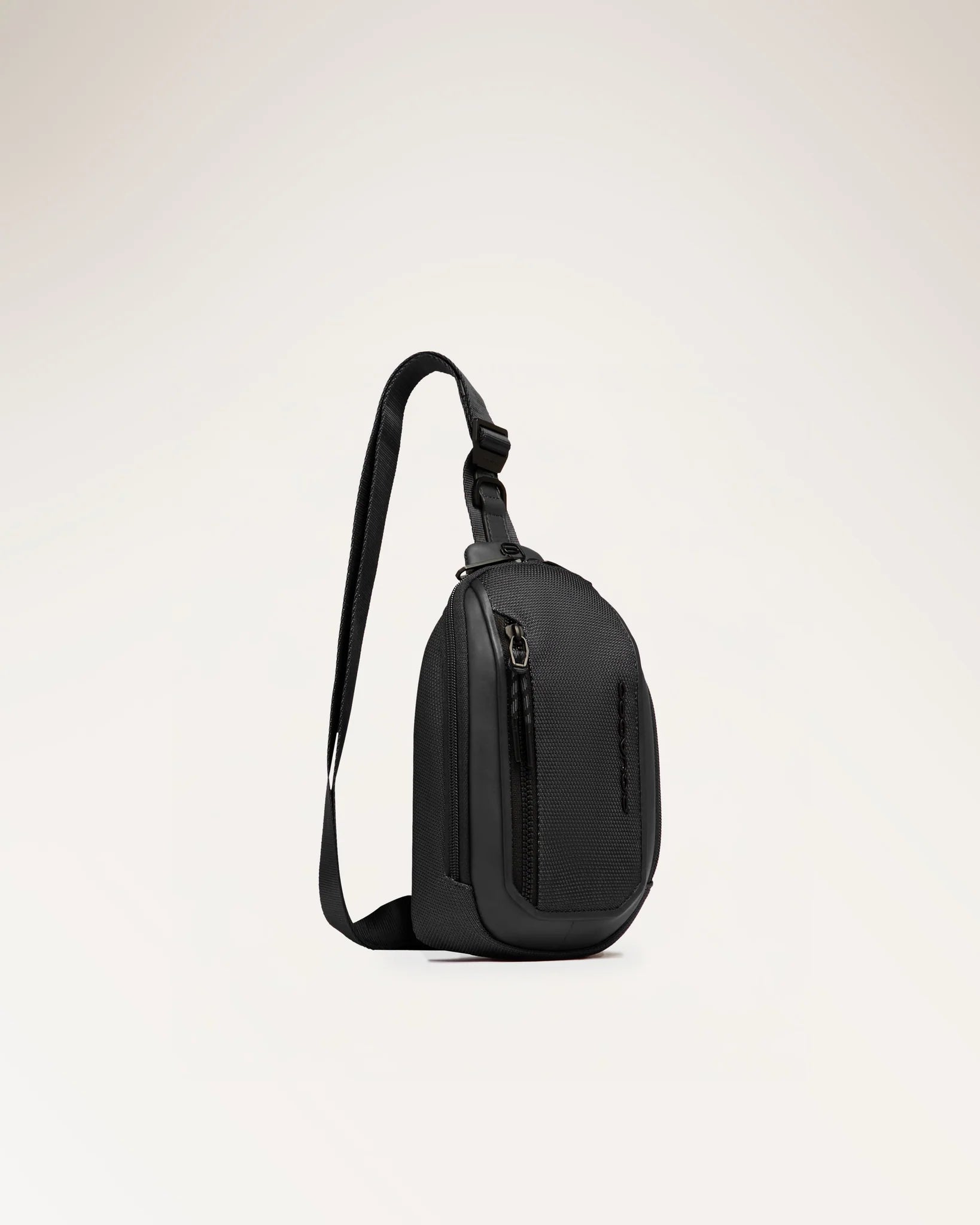 Borsello Piquadro monospalla compatto multifunzione in pelle e tessuto NERO TU | Giò Fashion