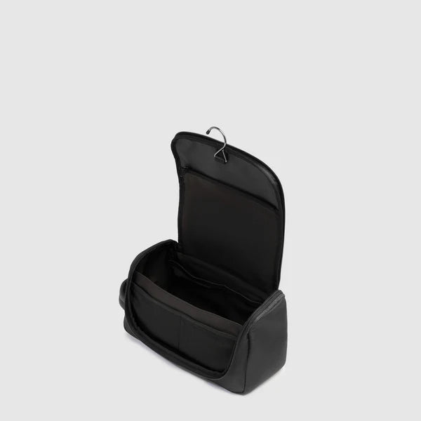Beauty case Piquadro in pelle e tessuto con manico fisso e gancio appendibile NERO TU | Giò Fashion
