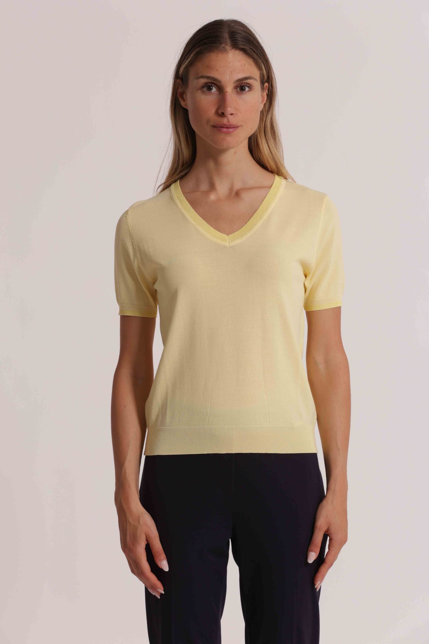 Maglia donna Mimi Mua scollo a V manica corta linea essenziale elegante GIALLO CHIARO S | Giò Fashion