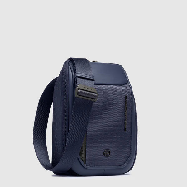 Borsello Piquadro in pelle e tessuto porta iPad Mini con tracolla cucita BLU TU | Giò Fashion