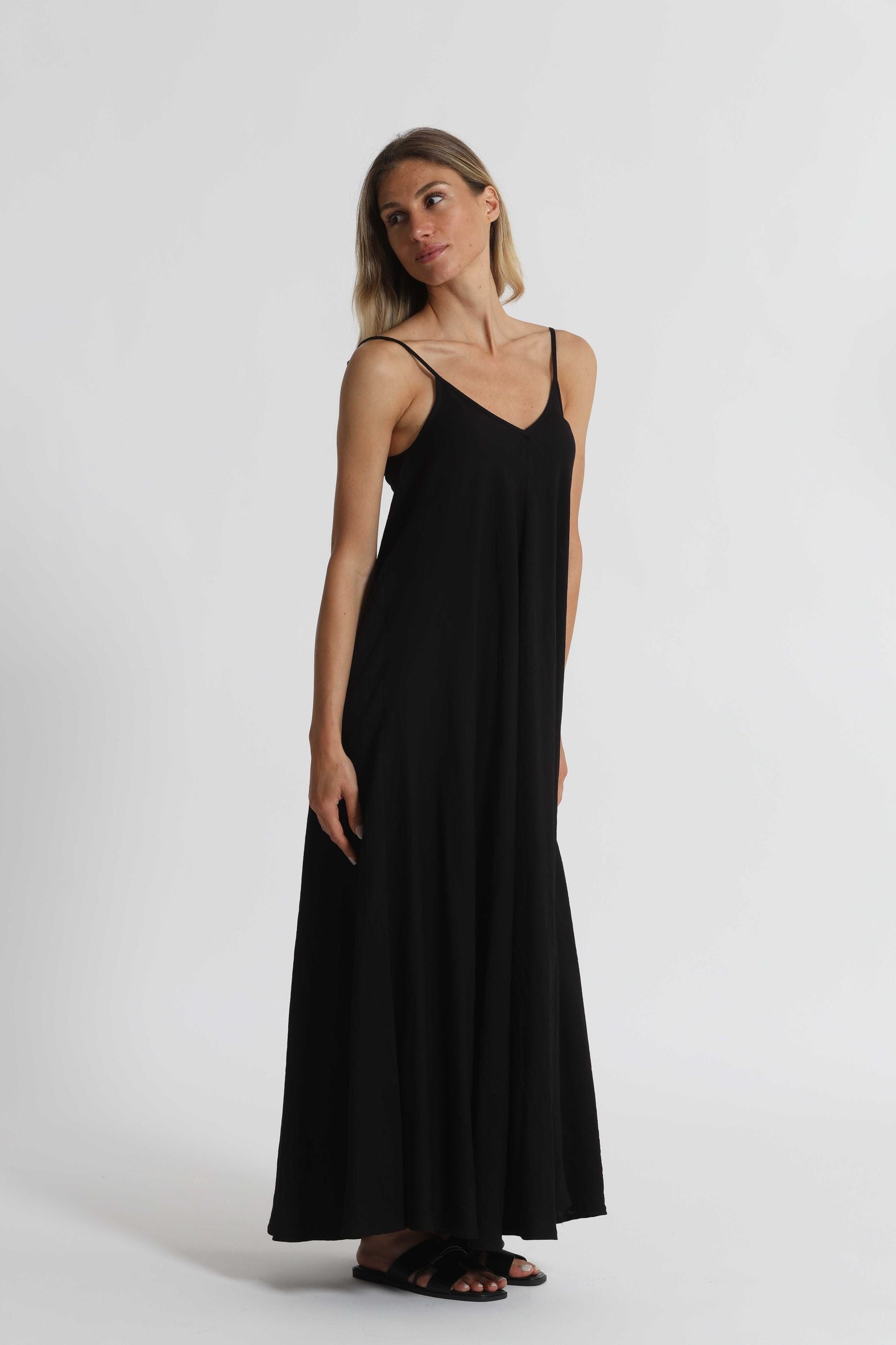 Abito goffrato con spalline sottili - Marrone scuro - DONNA | H&M IT Abito goffrato con spalline sottili - Marrone scuro - DONNA | H&M IT