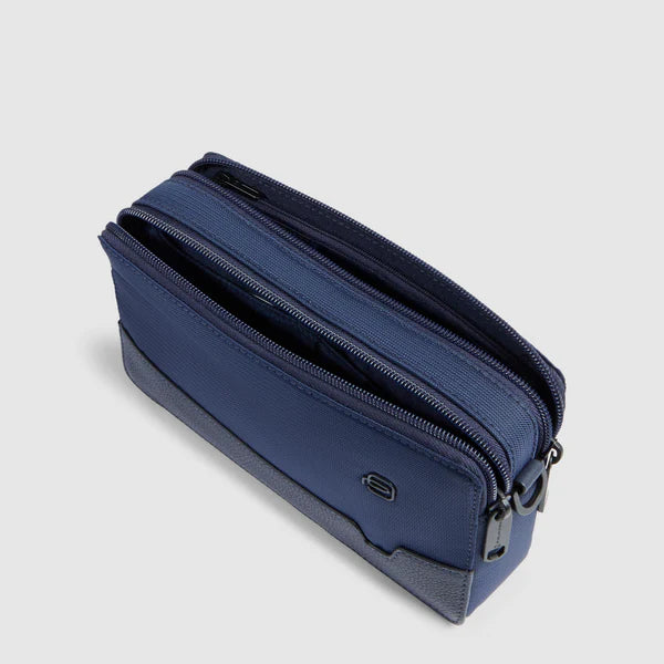 Pochette Piquadro in tessuto e pelle con polsiera removibile