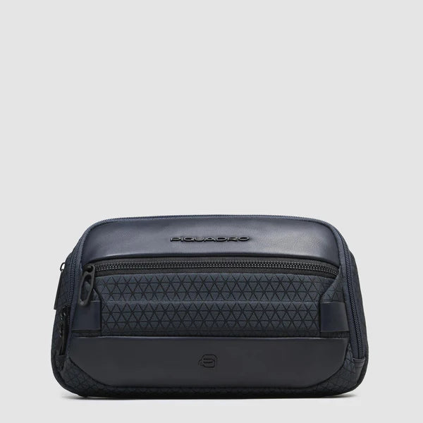 Marsupio Piquadro in tessuto tecnico e pelle con tasche multiple