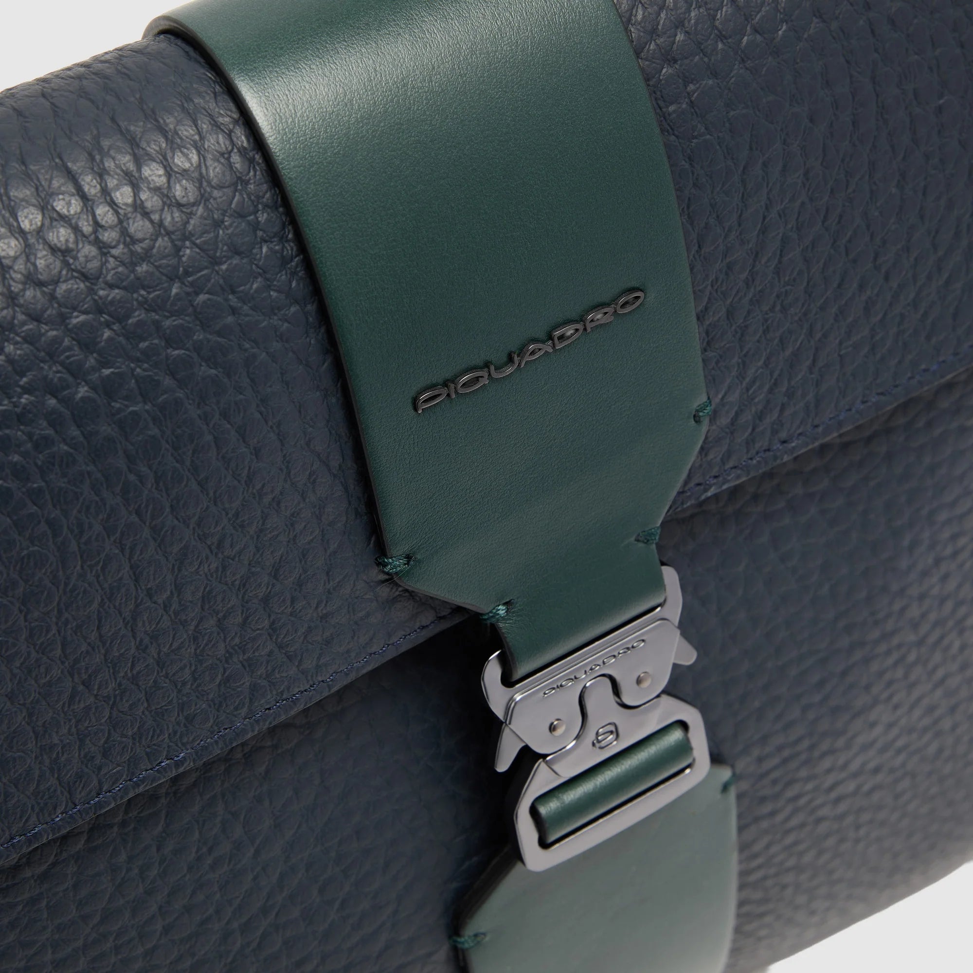 Pochette Uomo Porta iPad Pro 13" con Manico da Polso