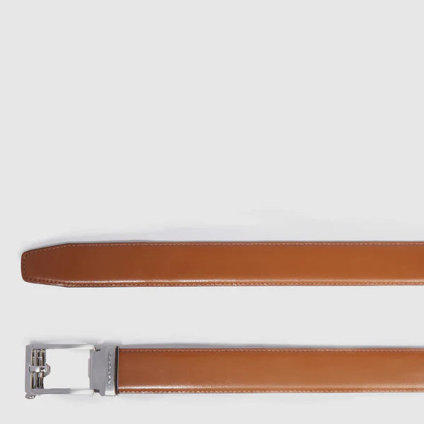 Cintura Piquadro in pelle con fibbia in metallo – Stile elegante e massima resistenza