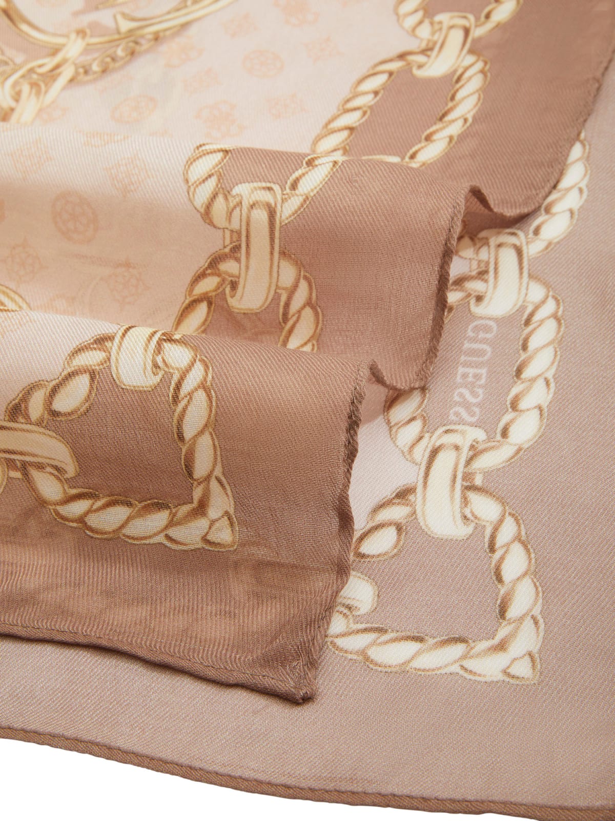 Foulard Guess donna con motivo catene e logo centrale TAUPE TU | Giò Fashion