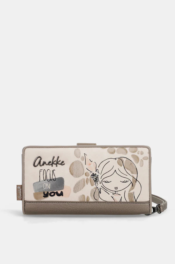 Portafoglio donna Anekke grande con zip e laccetto da polso Beige TU | Giò Fashion