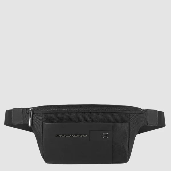 Marsupio Piquadro in pelle e nylon riciclato con tasca AirPods e comparto unico NERO TU | Giò Fashion