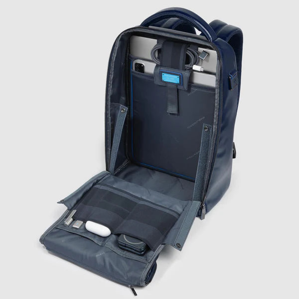 Zaino Piquadro in pelle porta PC e tablet con scomparti organizzati
