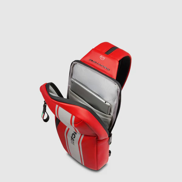 Zaino monospalla Piquadro Ducati con tasche organizzate Rosso TU | Giò Fashion