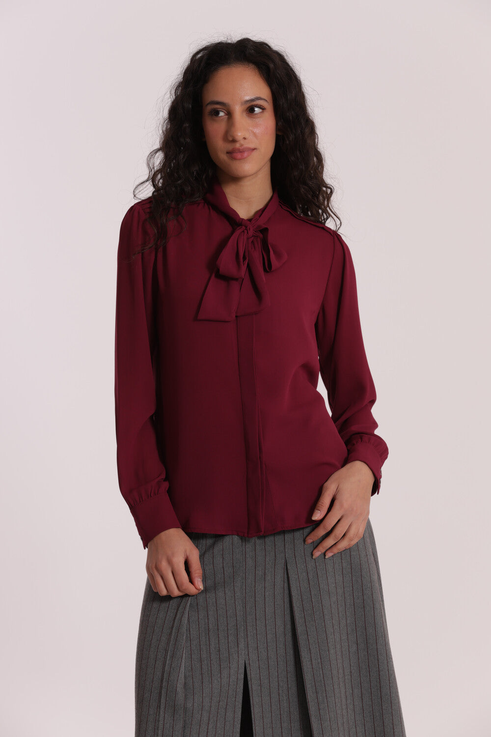 Camicia donna elegante con fiocco al collo BORDEAUX XL | Giò Fashion