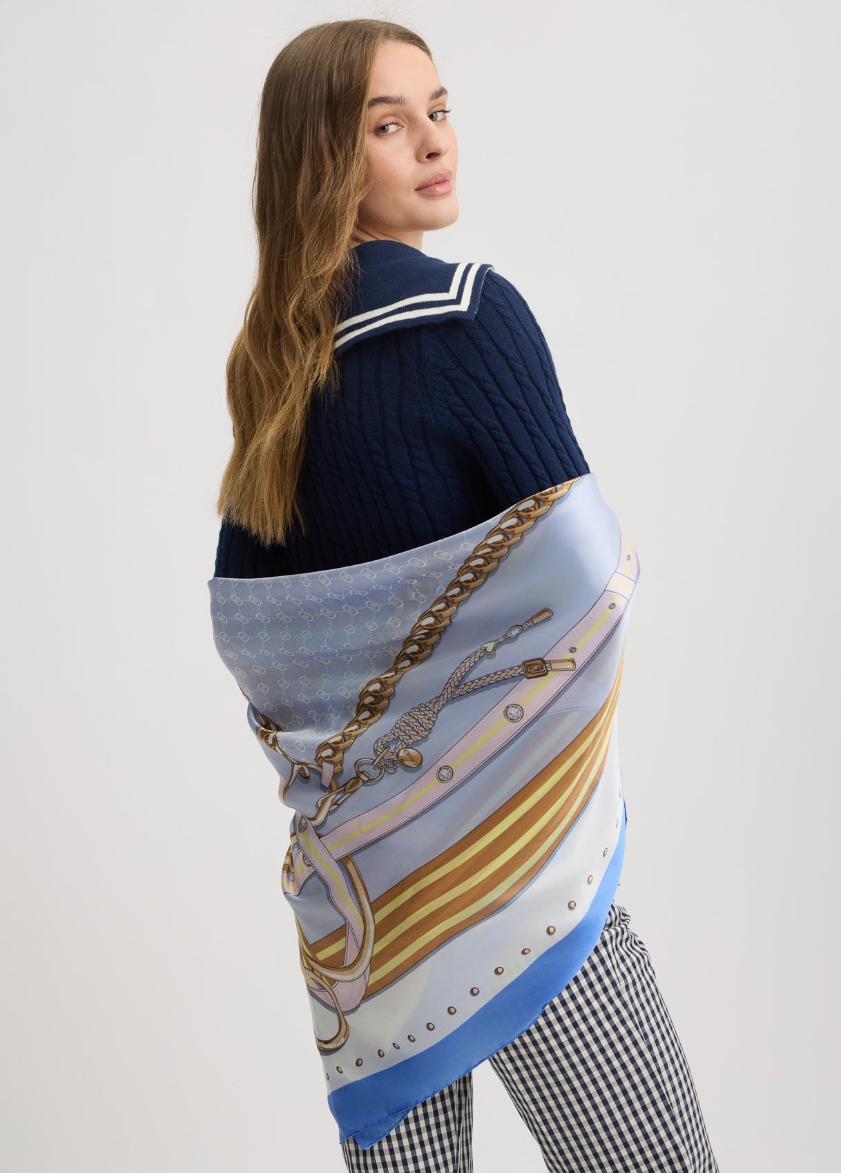 Foulard Donna Liu Jo con Stampa Elegante e Finiture Raffinate