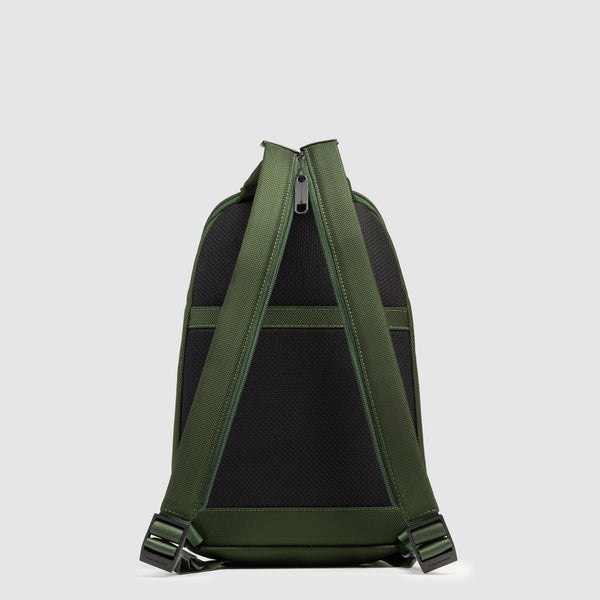 Zaino monospalla Piquadro in pelle e tessuto porta iPad con organizzazione smart VERDE TU | Giò Fashion