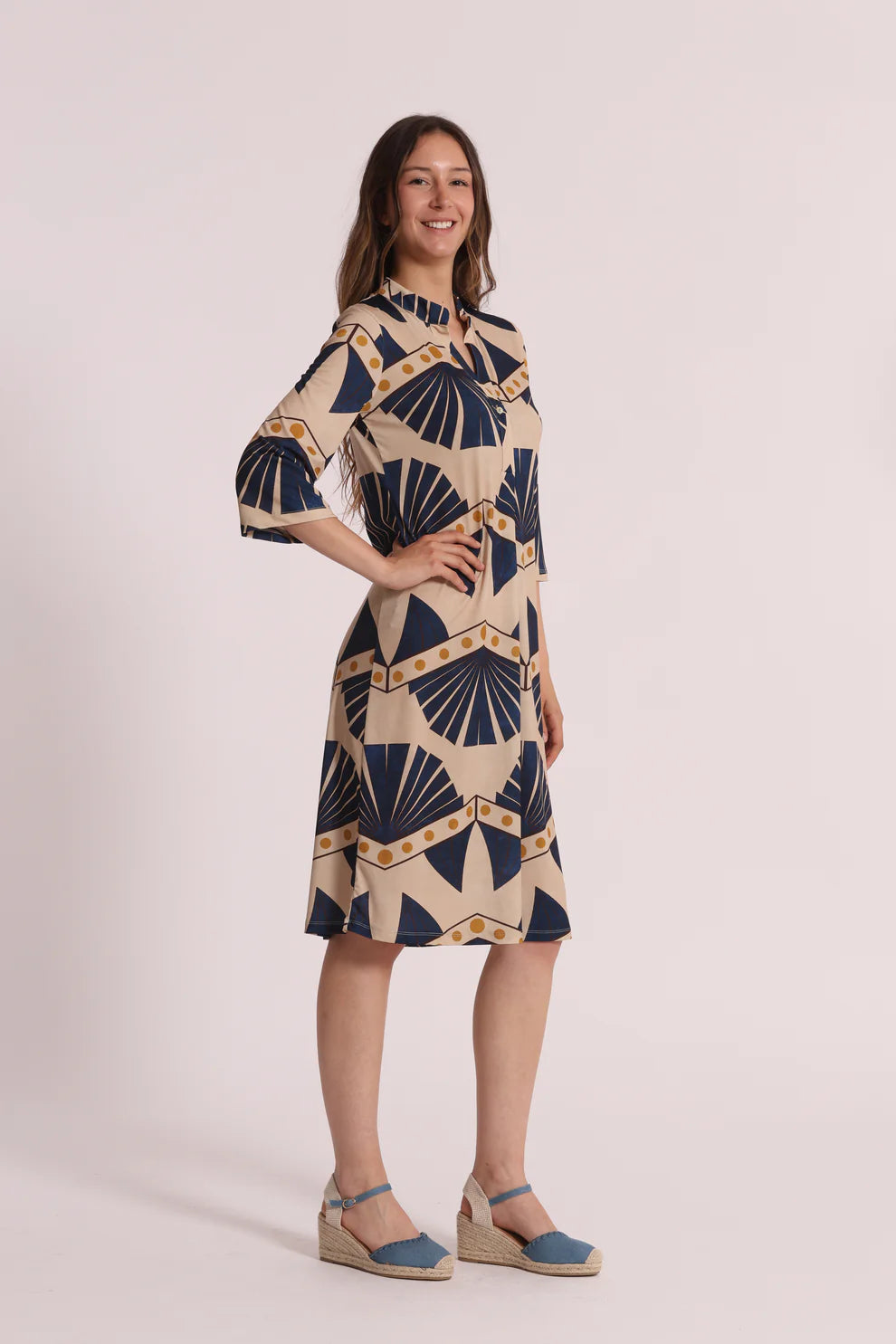 Abito donna Mimi Mua fantasia geometrica con scollo a V e maniche tre quarti
