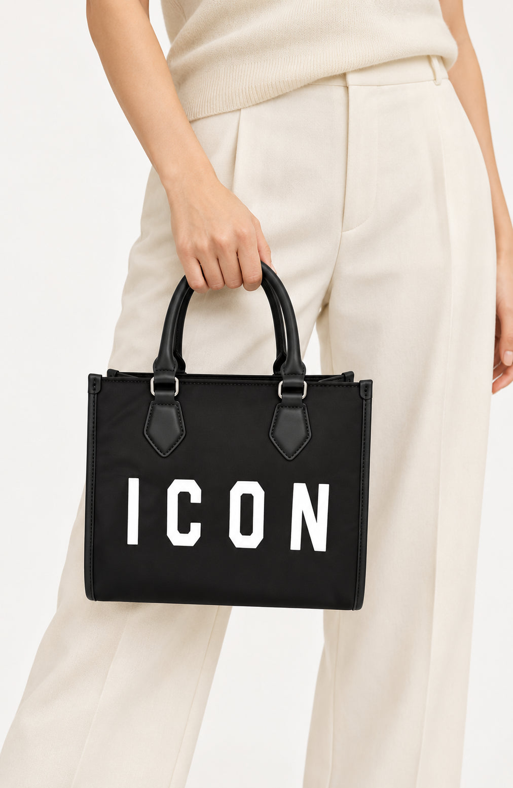 Borsa shopping piccola con maxi logo e manici corti