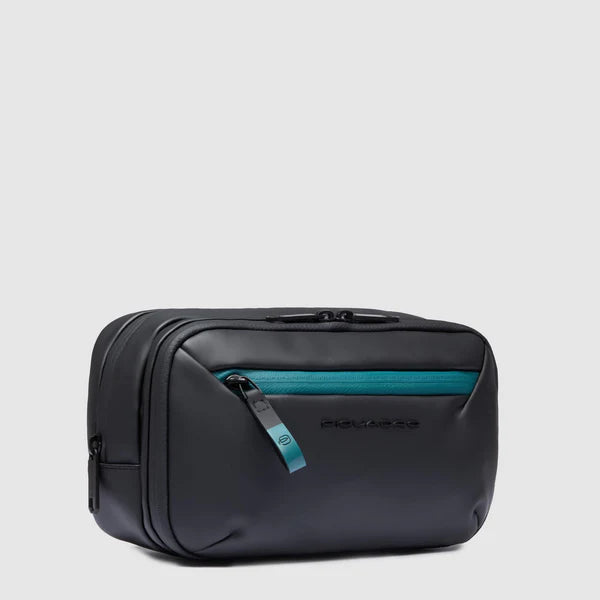 Beauty case Piquadro in tessuto con doppio comparto e struttura compatta