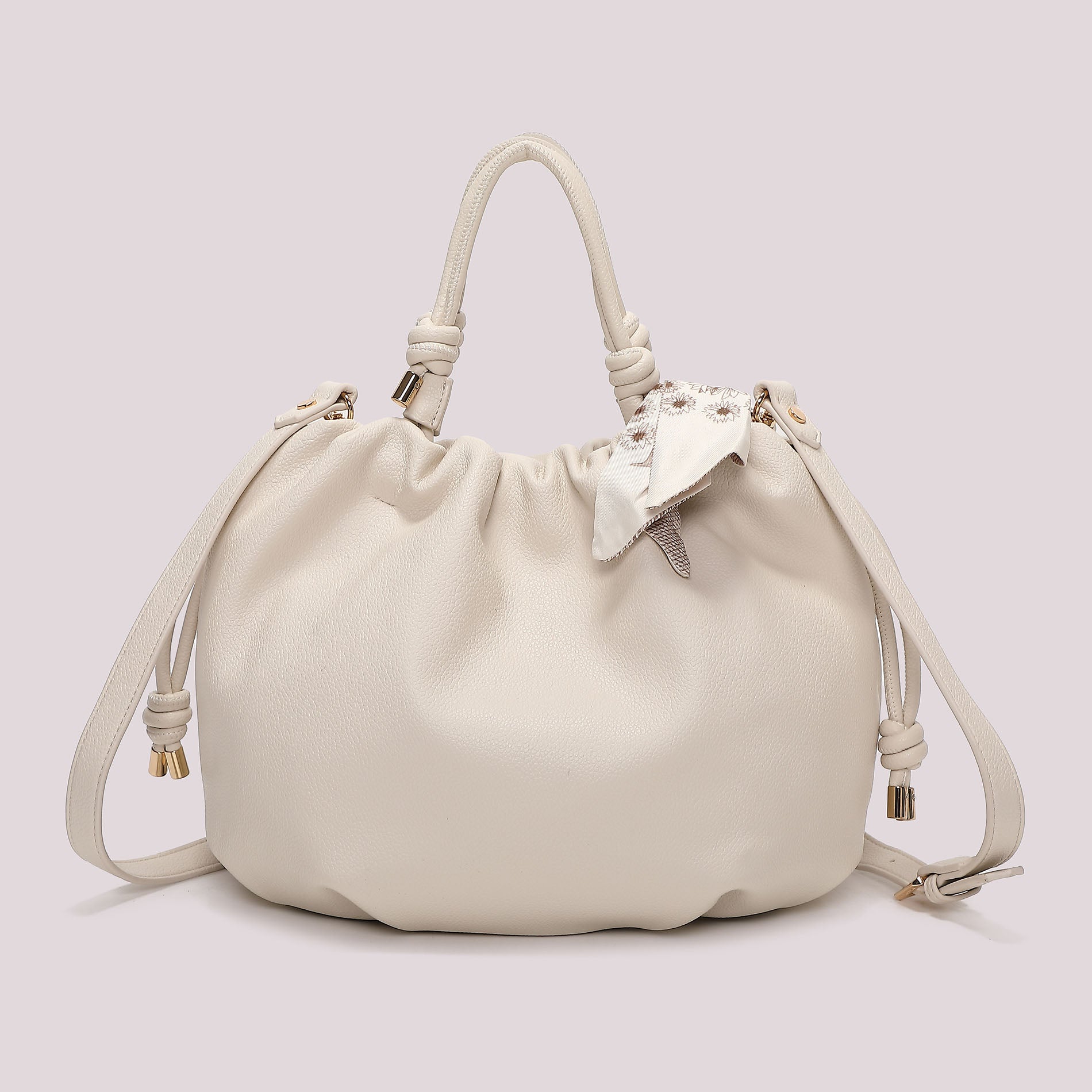 Mimi Mua borsa a mano morbida con charms decorativi e tracolla Beige TU | Giò Fashion