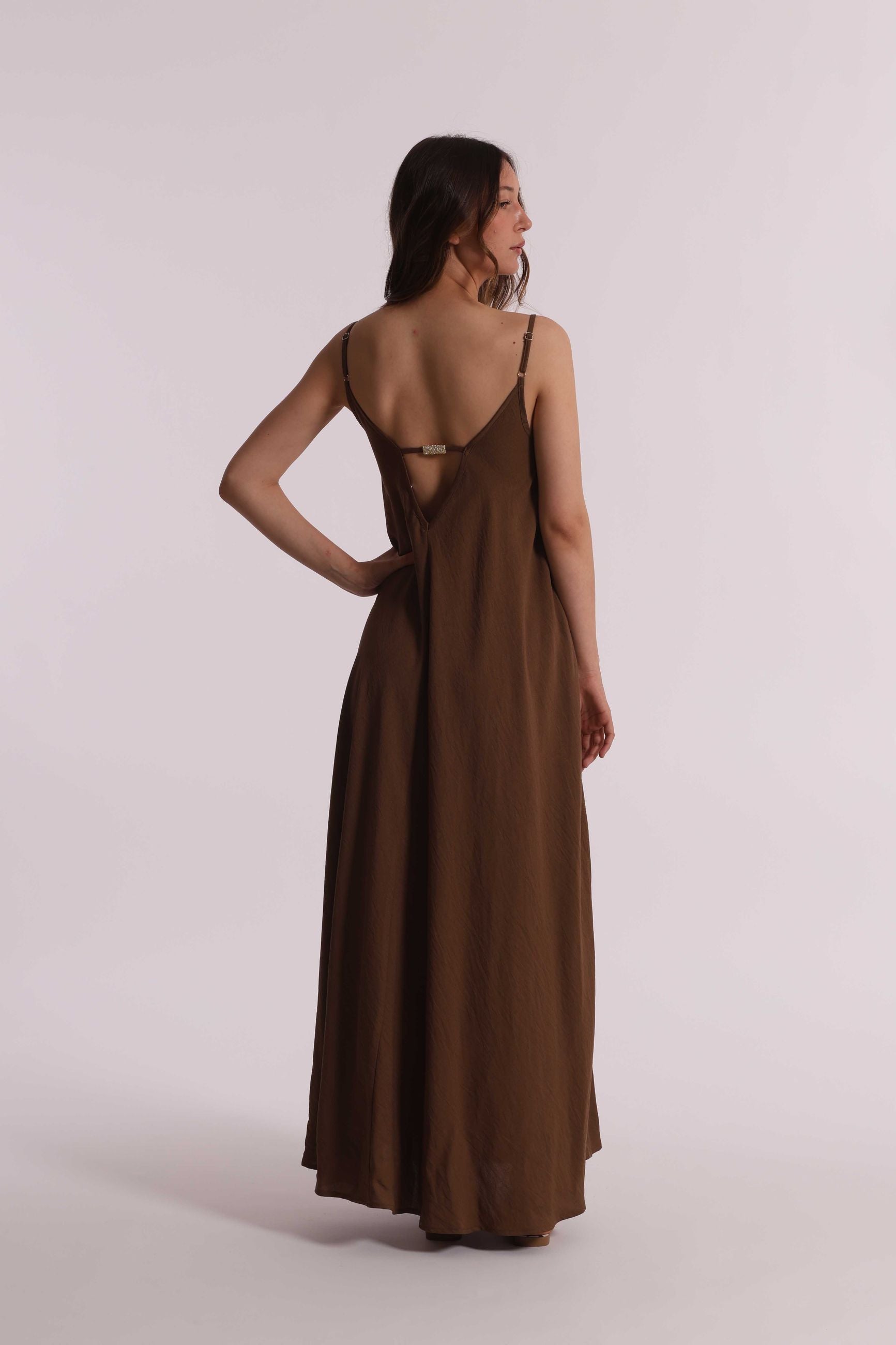 Mimi Mua abito lungo donna fluido con spalline sottili elegante Cioccolato S | Giò Fashion