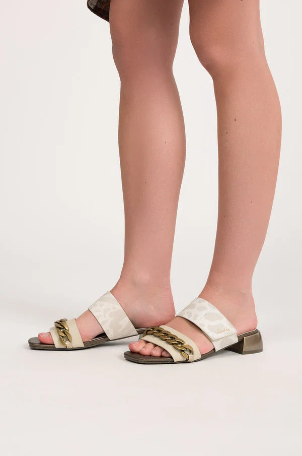 Ciabatte donna Anekke con fasce incrociate e catena decorativa Bianco 41 | Giò Fashion