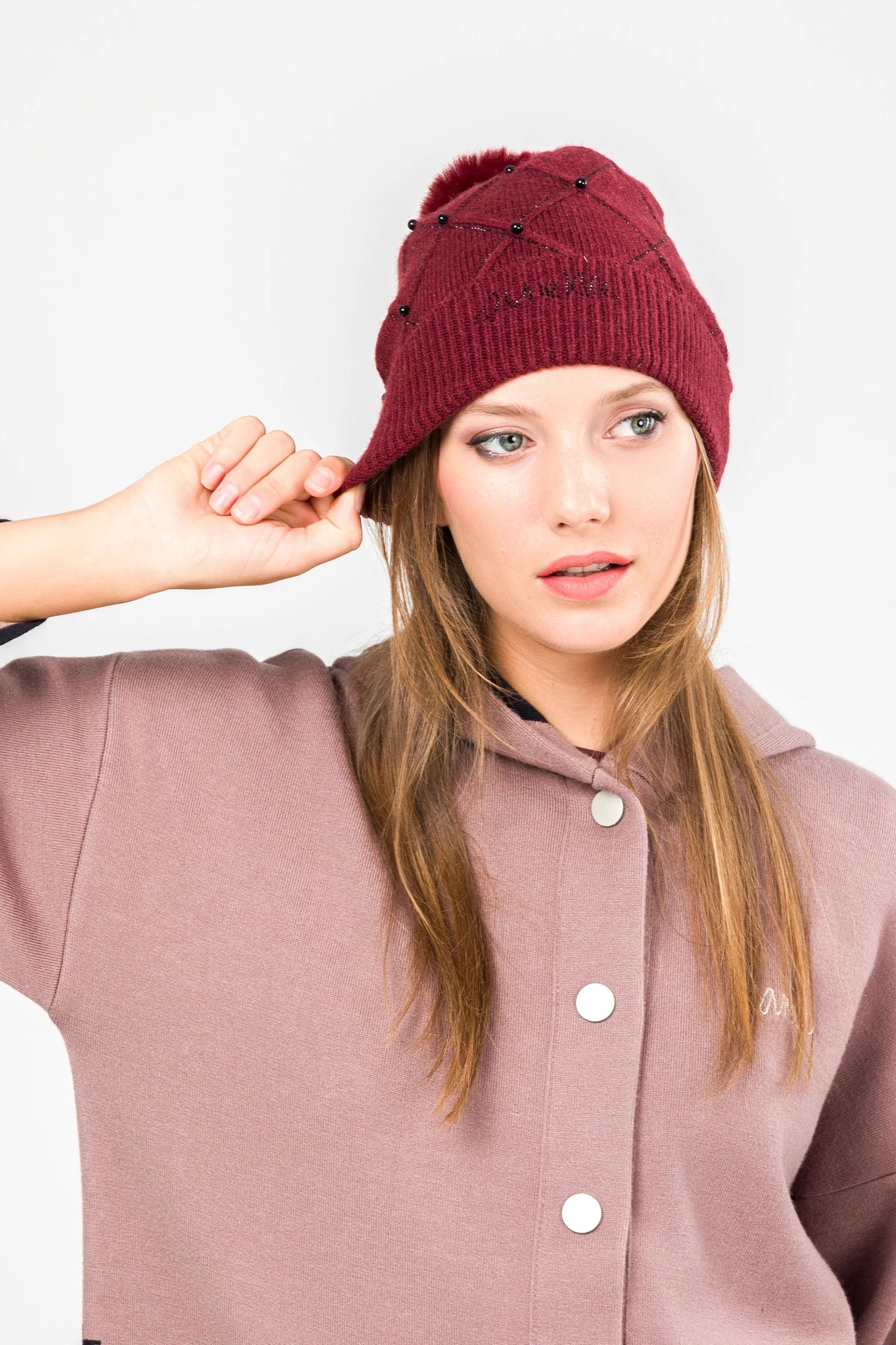 Berretto Anekke donna in maglia con perline e pon pon