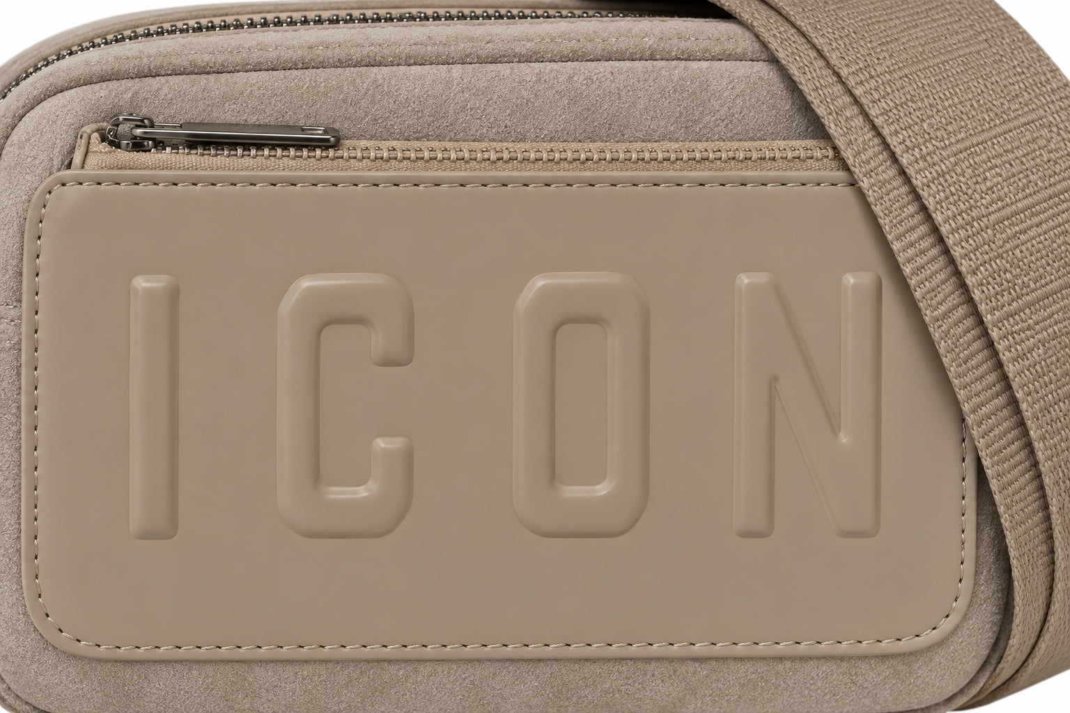 Camera bag effetto scamosciato con tasca frontale e logo impresso