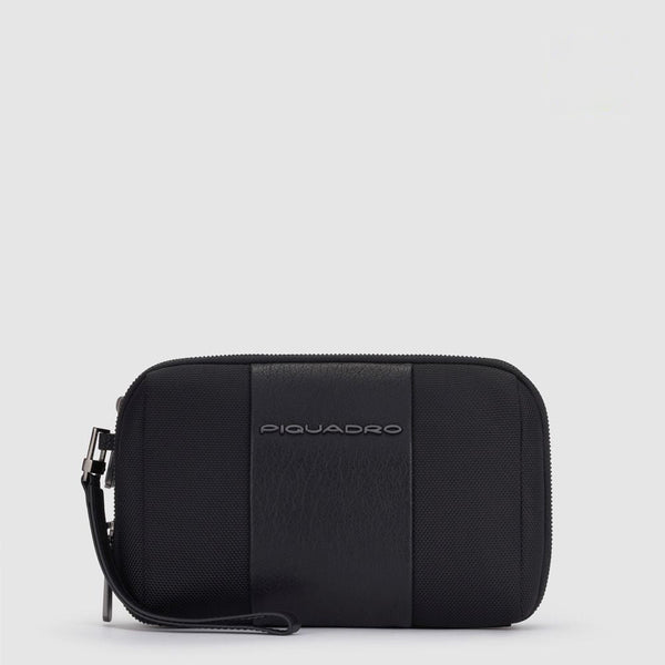 Pochette Piquadro in pelle e nylon riciclato con 3 comparti e 8 fessure carte NERO TU | Giò Fashion