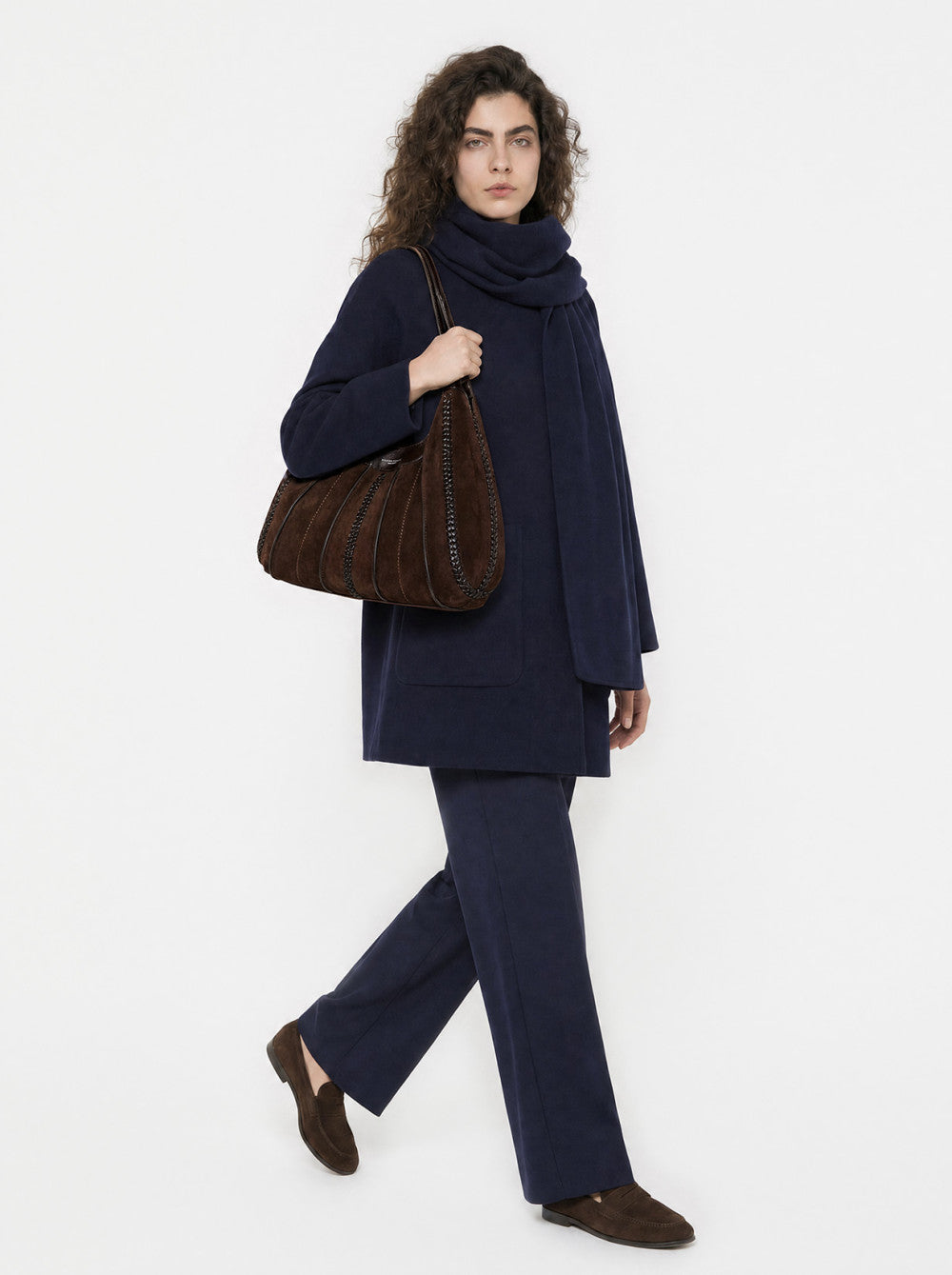 Dua – Borsa a Spalla Grande in Pelle Scamosciata