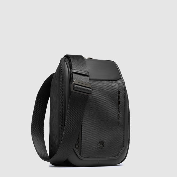 Borsello Piquadro in pelle e tessuto porta iPad Mini con tracolla cucita NERO TU | Giò Fashion