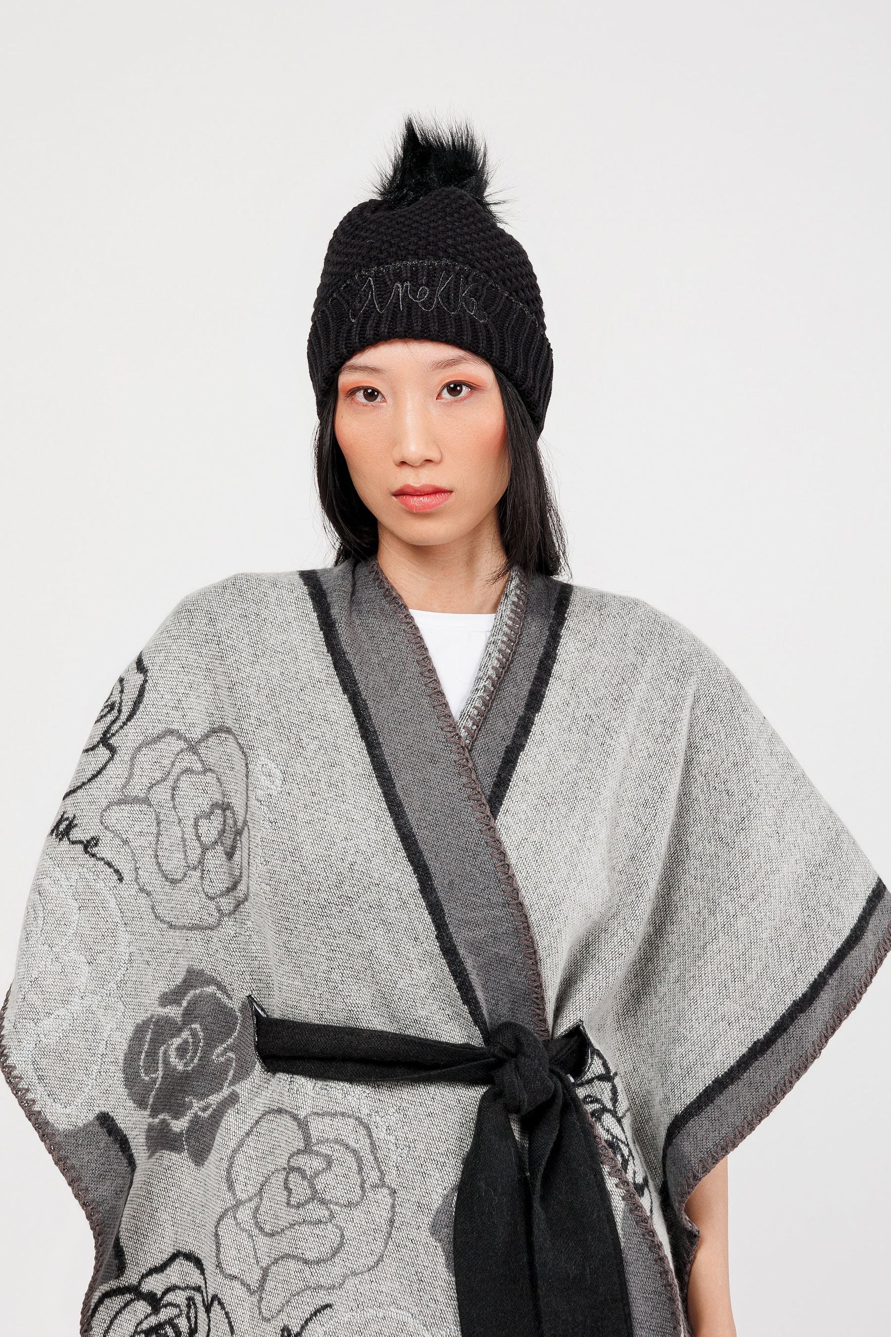 Berretto Anekke donna in maglia con pon pon Nero TU | Giò Fashion