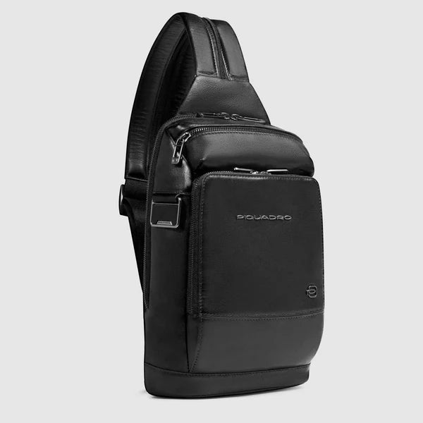 Zaino Piquadro compatto in pelle con tasca porta tablet Nero TU | Giò Fashion