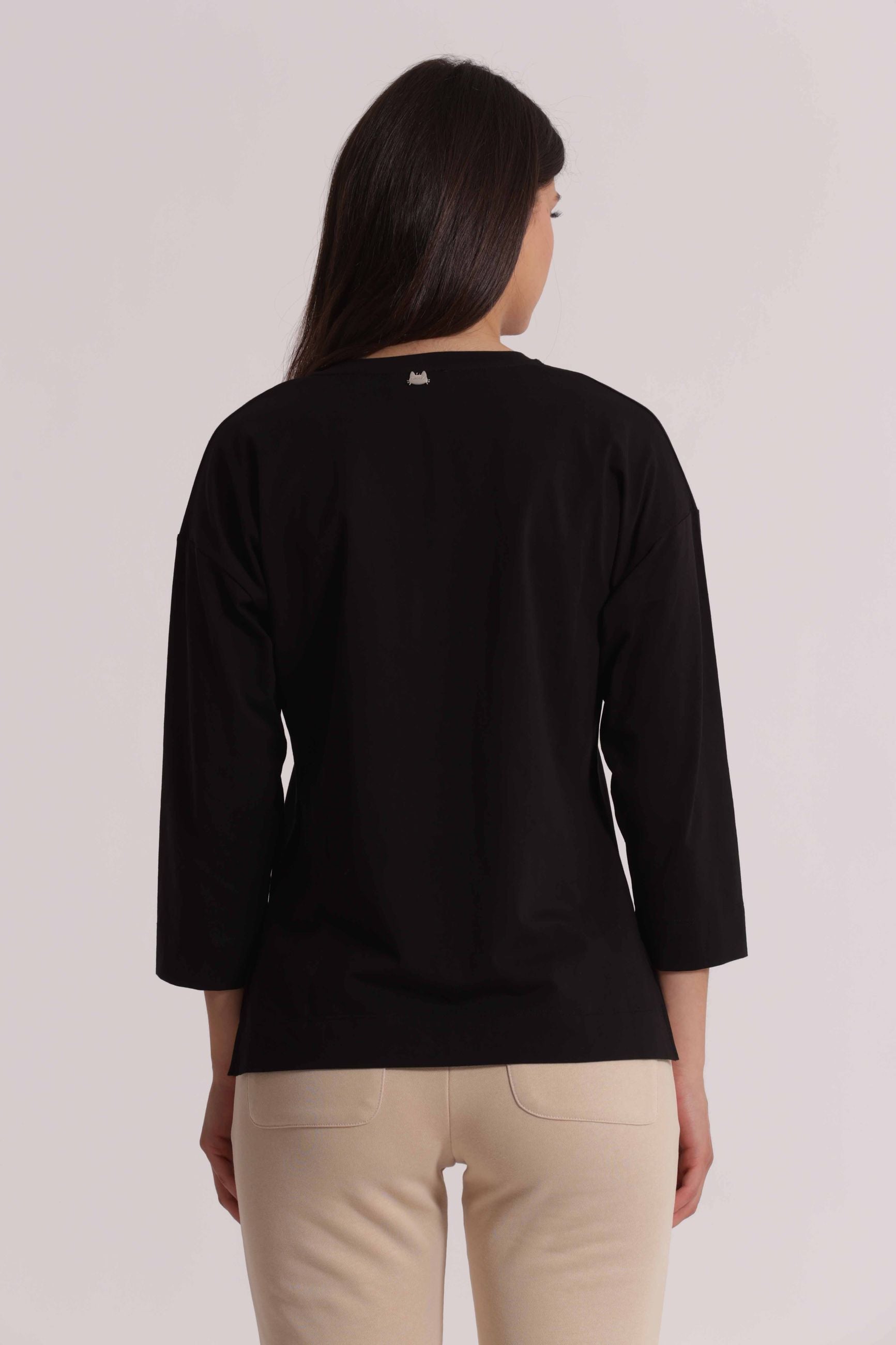 T-shirt donna Mimi Mua manica lunga con scollo a V e logo frontale elegante Nero S | Giò Fashion