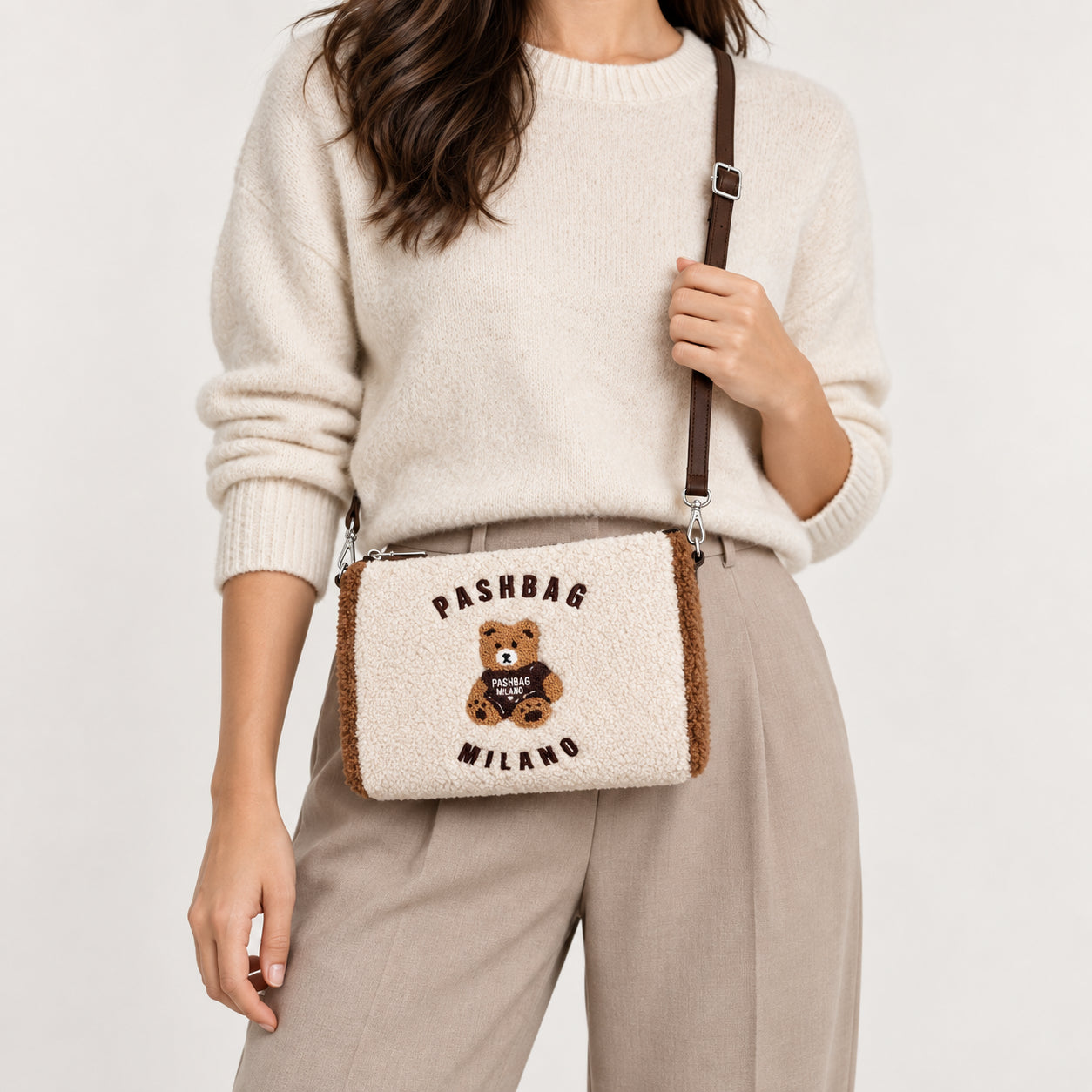 PashBag Borsa a Tracolla Effetto Peluche con Orsetto Ricamato