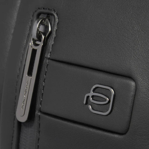 Zaino porta PC 14 Piquadro in pelle con doppio comparto e protezione Shock Absorber